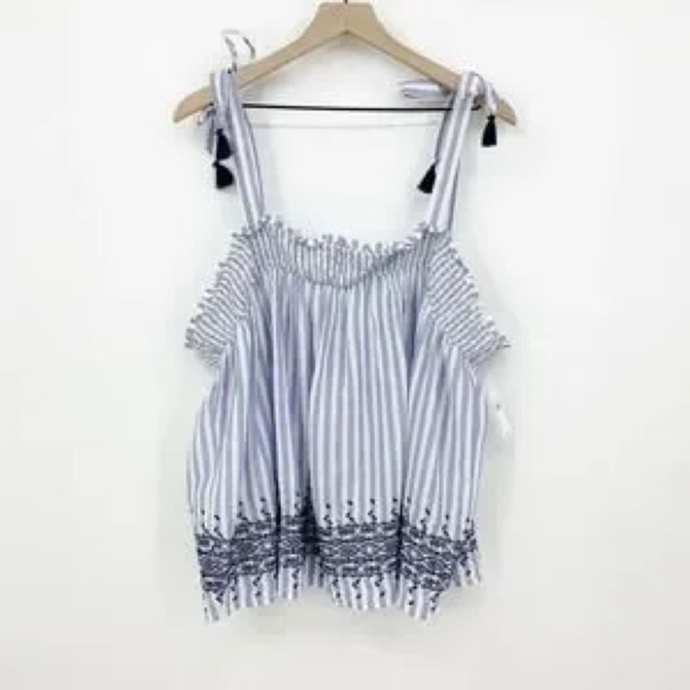 Old Navy embroided smocked tie top woman's XS - Picture 5 of 5